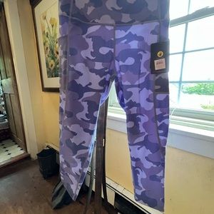 Body Glove blue camo 3/4 leggings